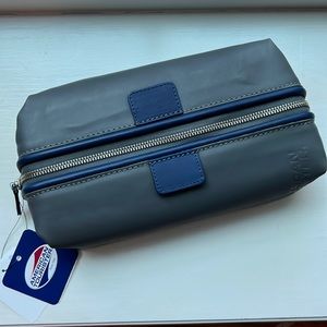 American Tourister Gray Leather Men’s Travel Kit
